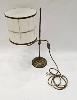 mosadzná stolná polohovateľná lampa