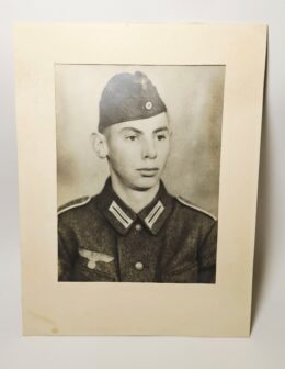 veľká fotka vojaka WW2